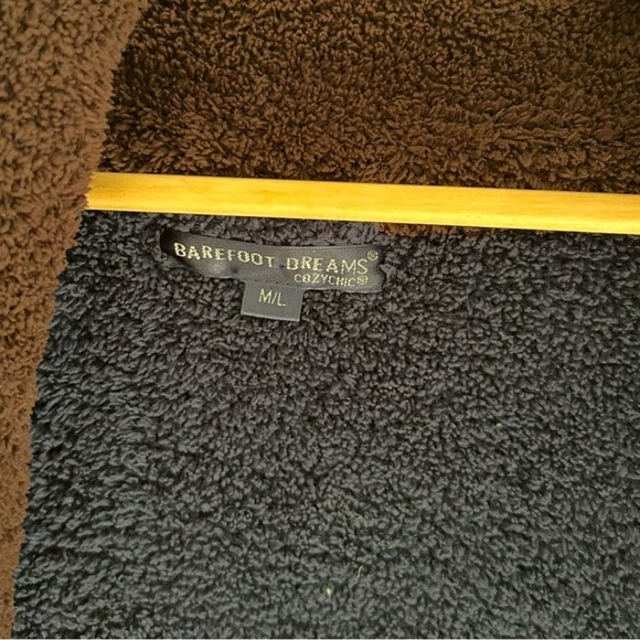 BAREFOOT DREAMS MENs Navy/brown lounge bath robe  missing belt M/L - Picture 9 of 9